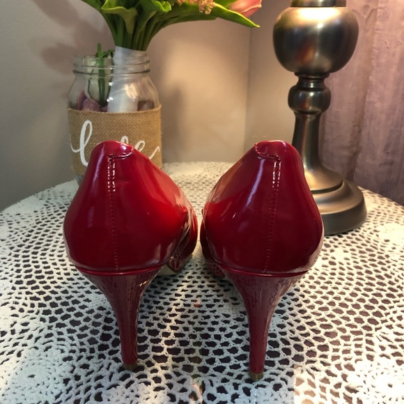 Steve Madden red size ten pumps - Picture 3 of 4
